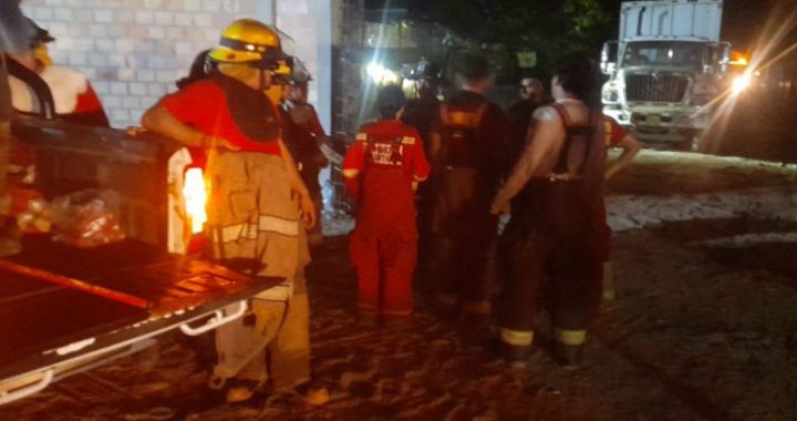 Fuego se reaviva en los terrenos de la empresa Brunner